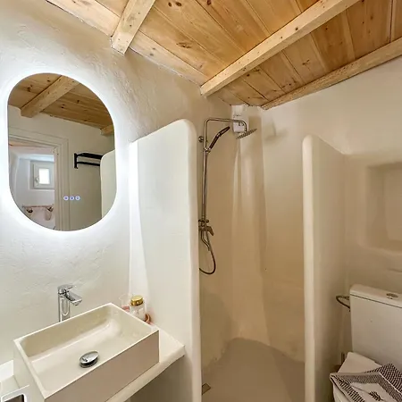 Lythi Apartment *